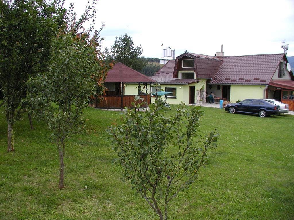 ホテル Penzion Drevenik Spišské Podhradie エクステリア 写真